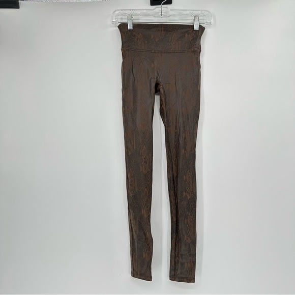 SPANX Faux LEATHER Snakeskin Leggings size small winter staple - Picture 3 of 7